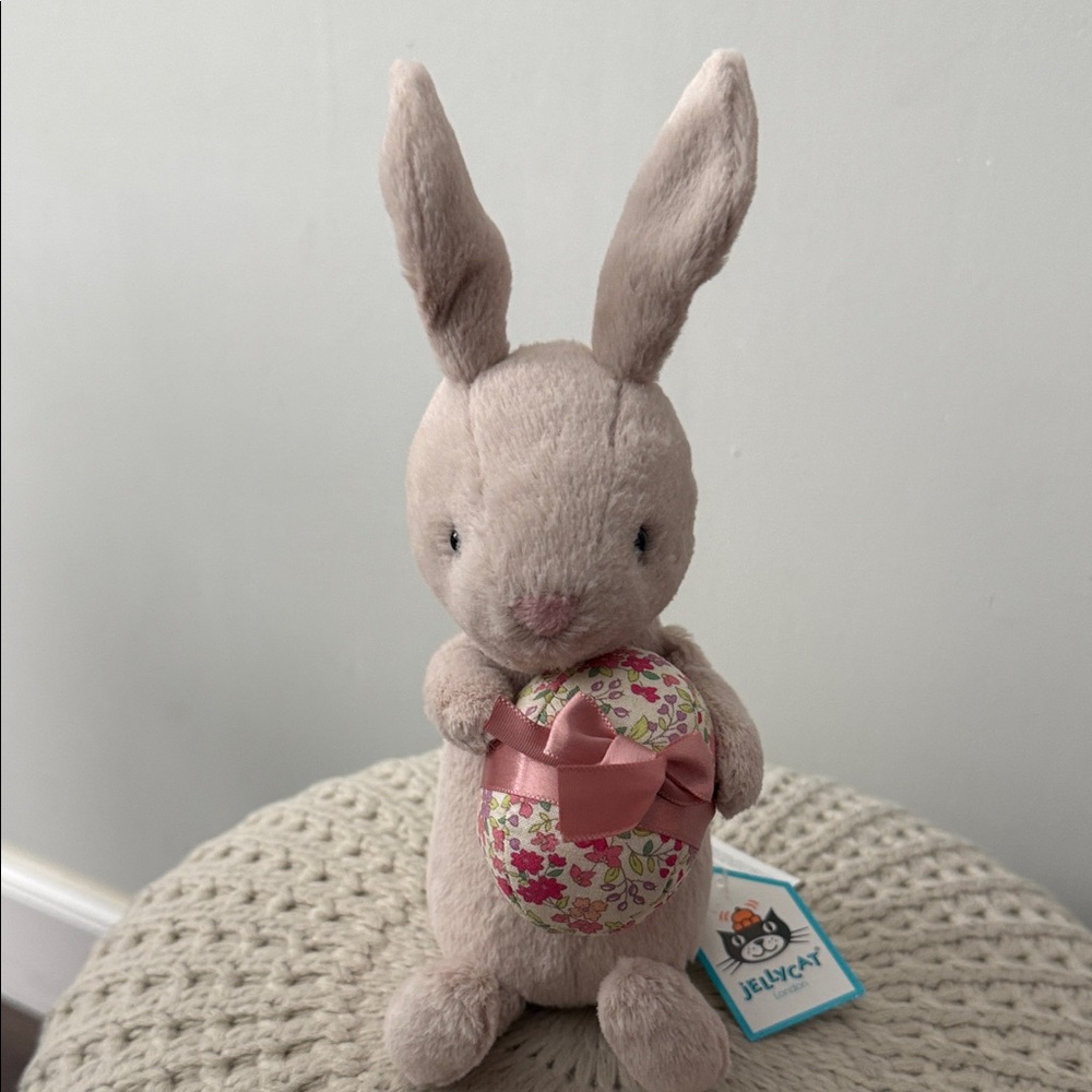 Bonnie Bunny with Egg - Picture 2 of 8